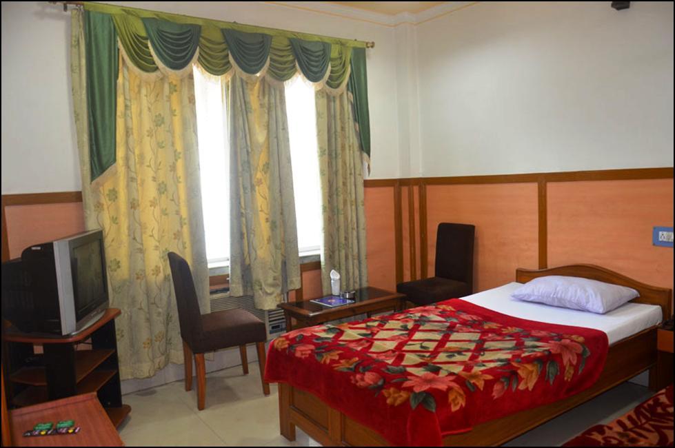Hotel Pritika Durgāpur Buitenkant foto