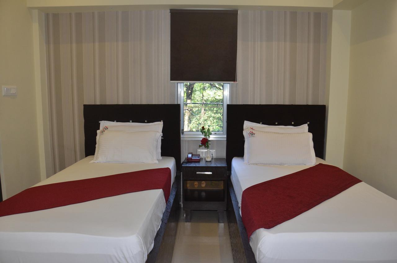 Hotel Pritika Durgāpur Buitenkant foto