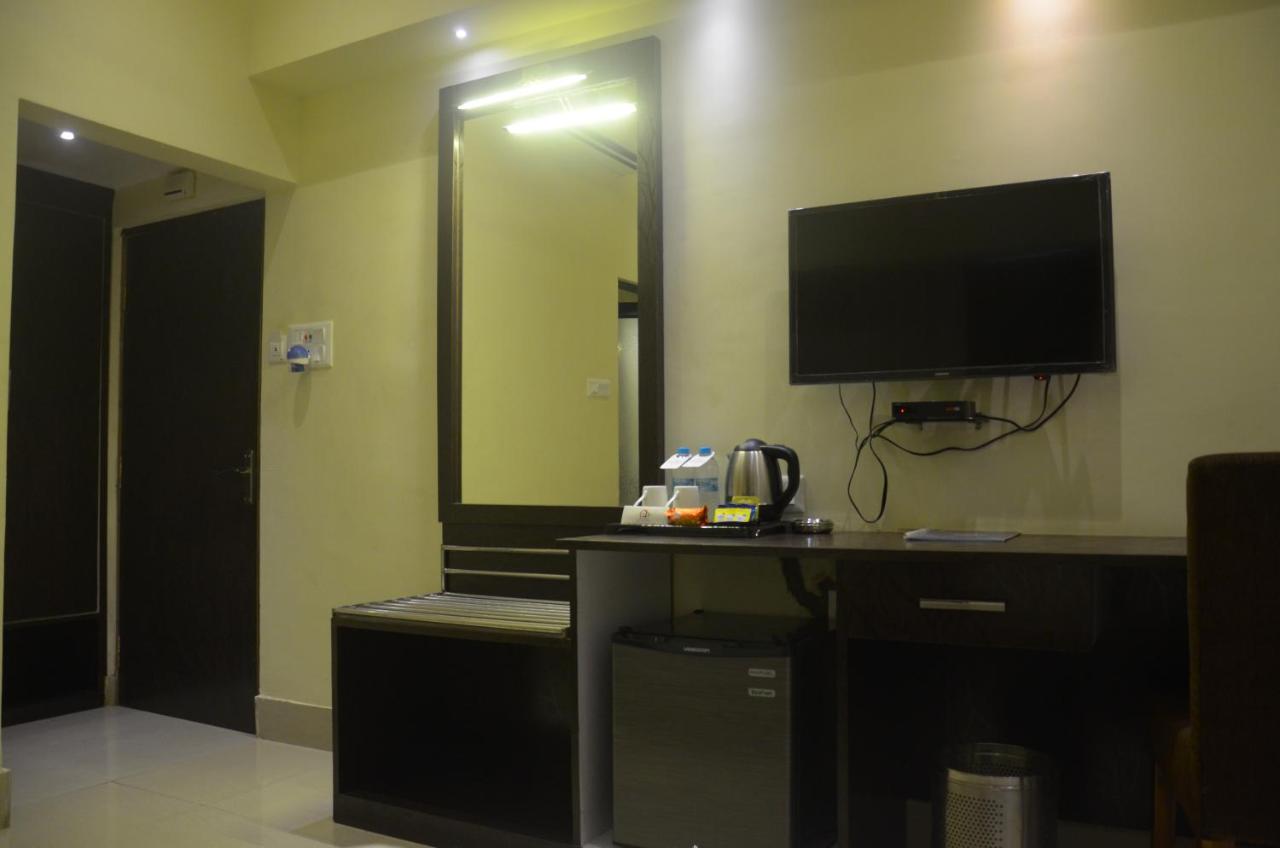 Hotel Pritika Durgāpur Buitenkant foto