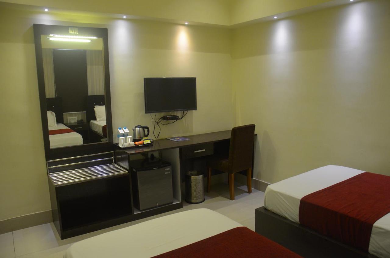 Hotel Pritika Durgāpur Buitenkant foto