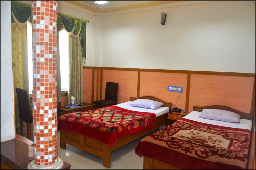 Hotel Pritika Durgāpur Buitenkant foto